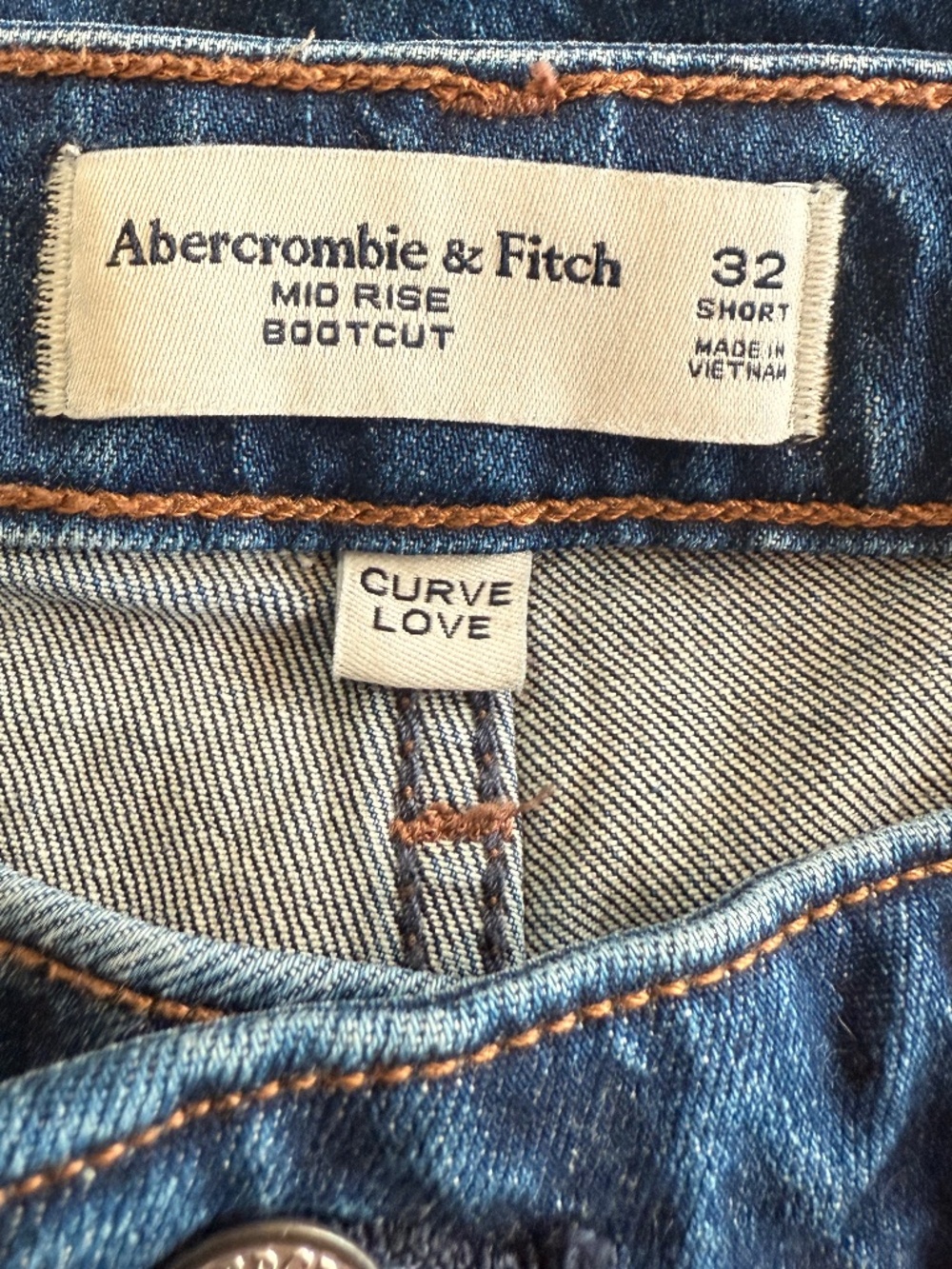 Abercrombie & Fitch Mid Rise Bootcut Jeans - Curve Love 32 Short